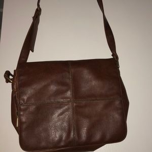 ⭕️2/$20- Vintage brown leather Cherokee bag